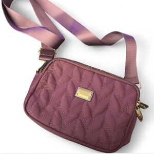 Elegant Quilted Crossbody Bag in Purple